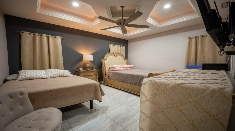 216 Twin Oak Dr, LAREDO, Texas 78045-6857, 4 Bedrooms Bedrooms, 5 Rooms Rooms,4 BathroomsBathrooms,Residential,For Sale,216 Twin Oak Dr,20264103