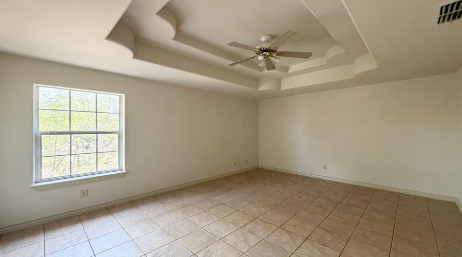 419 W Eistetter St, Laredo, Texas 78041, 2 Bedrooms Bedrooms, 4 Rooms Rooms,1 BathroomBathrooms,Residential,For Rent,419 W Eistetter St,20264104