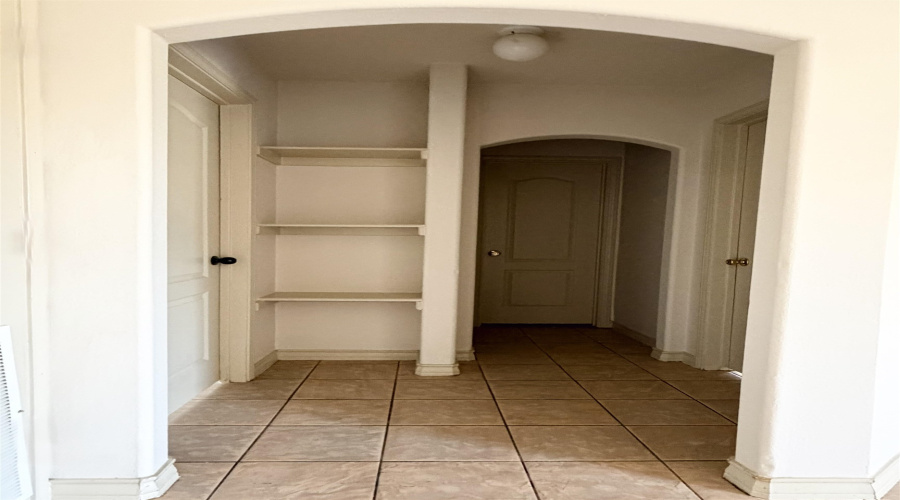 419 W Eistetter St, Laredo, Texas 78041, 2 Bedrooms Bedrooms, 4 Rooms Rooms,1 BathroomBathrooms,Residential,For Rent,419 W Eistetter St,20264104
