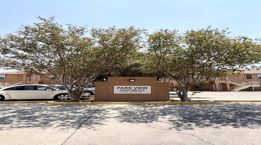 419 W Eistetter St, Laredo, Texas 78041, 2 Bedrooms Bedrooms, 4 Rooms Rooms,1 BathroomBathrooms,Residential,For Rent,419 W Eistetter St,20264104