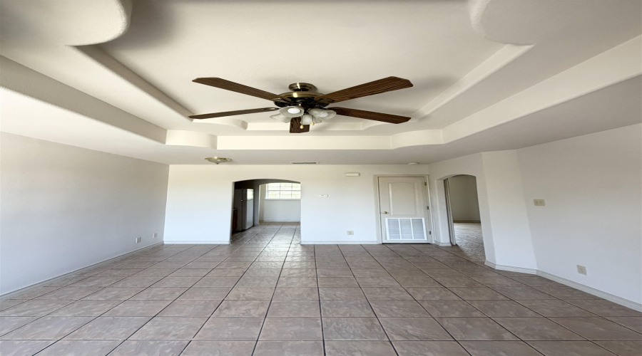 419 W Eistetter St, Laredo, Texas 78041, 2 Bedrooms Bedrooms, 4 Rooms Rooms,1 BathroomBathrooms,Residential,For Rent,419 W Eistetter St,20264104