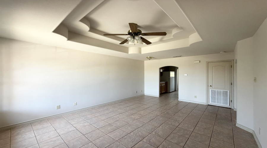 419 W Eistetter St, Laredo, Texas 78041, 2 Bedrooms Bedrooms, 4 Rooms Rooms,1 BathroomBathrooms,Residential,For Rent,419 W Eistetter St,20264104