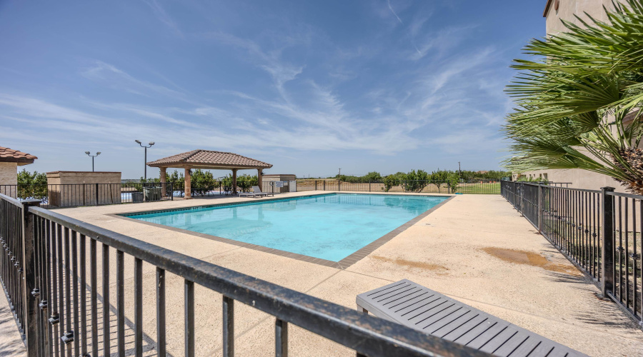 8216 Casa Verde Rd, Laredo, Texas 78041, 2 Bedrooms Bedrooms, 5 Rooms Rooms,2 BathroomsBathrooms,Residential,For Rent,8216 Casa Verde Rd,20264108