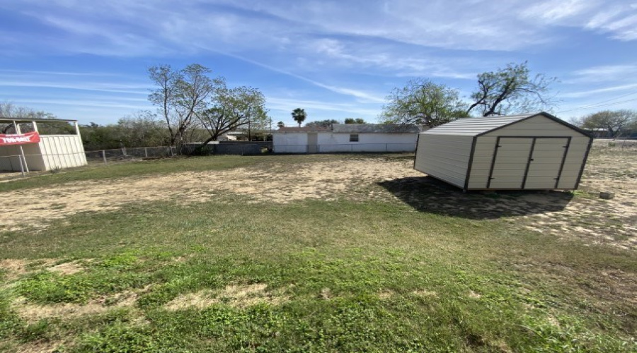 104 Overview Dr, Zapata, Texas 78076, 2 Bedrooms Bedrooms, 3 Rooms Rooms,1 BathroomBathrooms,Residential,For Sale,104 Overview Dr,20261005