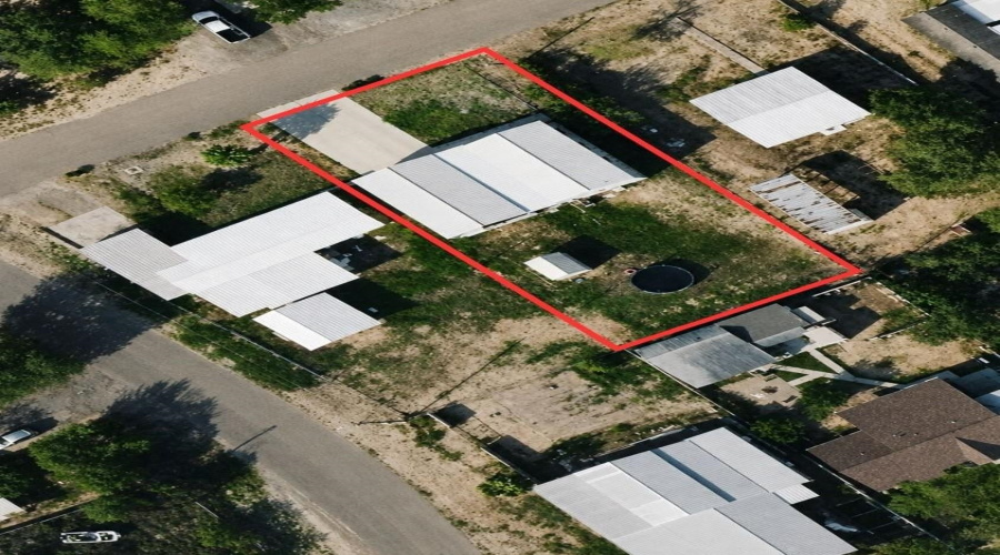 104 Overview Dr, Zapata, Texas 78076, 2 Bedrooms Bedrooms, 3 Rooms Rooms,1 BathroomBathrooms,Residential,For Sale,104 Overview Dr,20261005