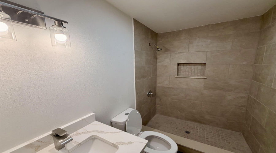 3405 S Louisiana Ave, Laredo, Texas 78046, 3 Bedrooms Bedrooms, 6 Rooms Rooms,2 BathroomsBathrooms,Residential,For Rent,3405 S Louisiana Ave,20264116