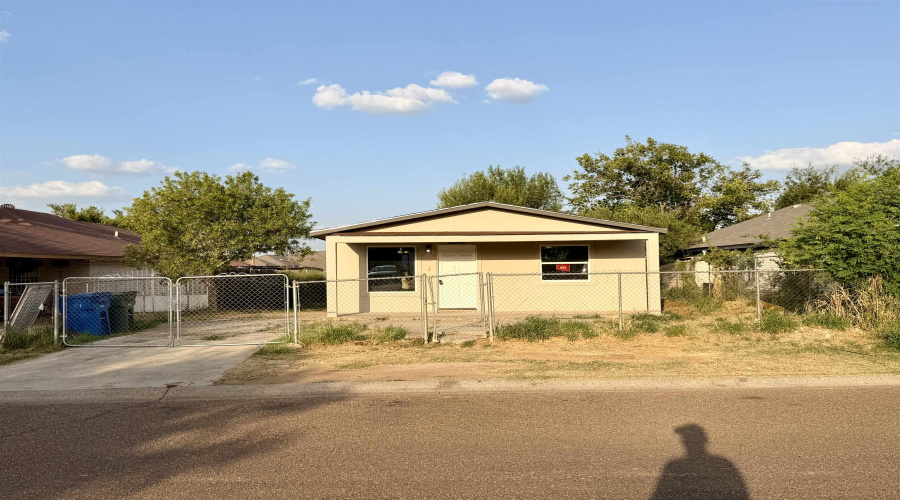 3405 S Louisiana Ave, Laredo, Texas 78046, 3 Bedrooms Bedrooms, 6 Rooms Rooms,2 BathroomsBathrooms,Residential,For Rent,3405 S Louisiana Ave,20264116