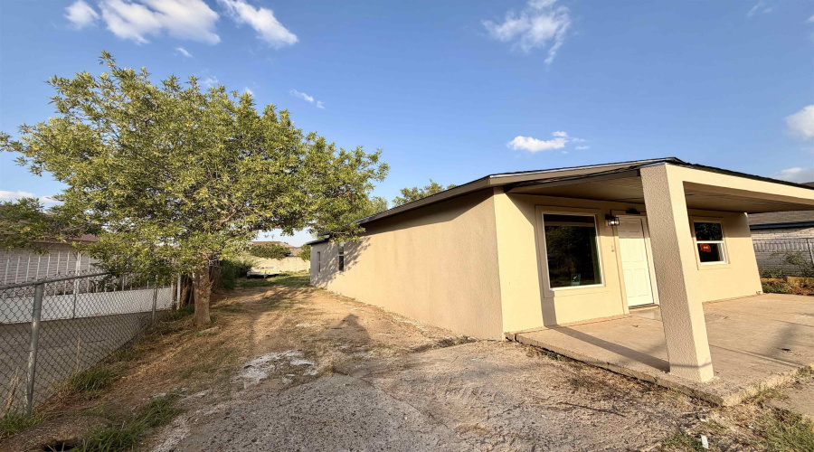 3405 S Louisiana Ave, Laredo, Texas 78046, 3 Bedrooms Bedrooms, 6 Rooms Rooms,2 BathroomsBathrooms,Residential,For Rent,3405 S Louisiana Ave,20264116