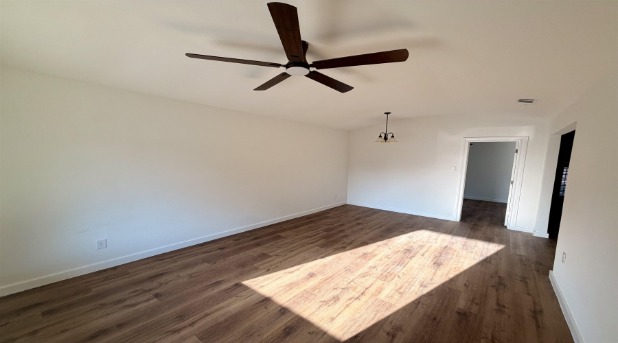 3405 S Louisiana Ave, Laredo, Texas 78046, 3 Bedrooms Bedrooms, 6 Rooms Rooms,2 BathroomsBathrooms,Residential,For Rent,3405 S Louisiana Ave,20264116
