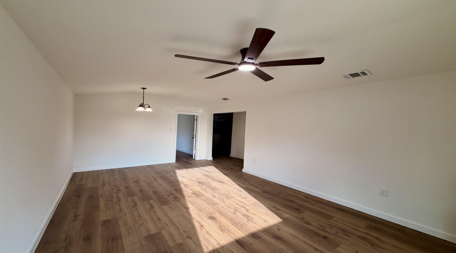 3405 S Louisiana Ave, Laredo, Texas 78046, 3 Bedrooms Bedrooms, 6 Rooms Rooms,2 BathroomsBathrooms,Residential,For Rent,3405 S Louisiana Ave,20264116