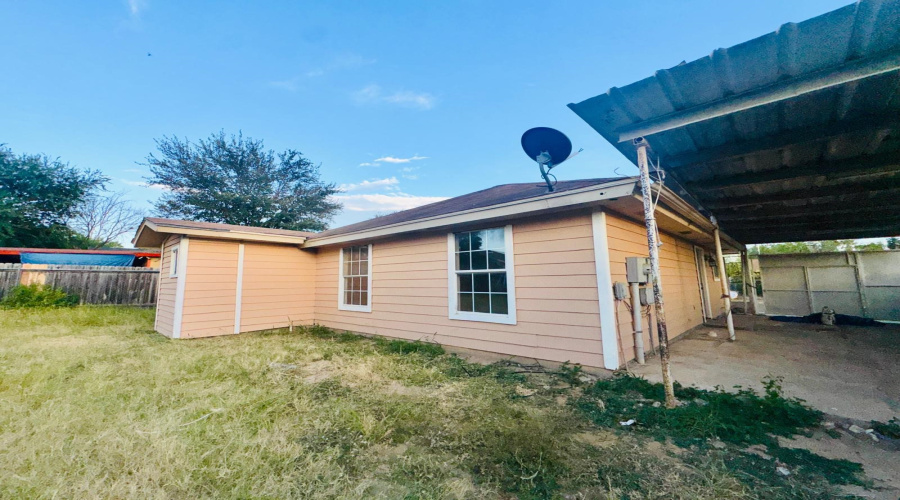 2451 Colonia Lp, Laredo, Texas 78046, 3 Bedrooms Bedrooms, 5 Rooms Rooms,2 BathroomsBathrooms,Residential,For Sale,2451 Colonia Lp,20264118