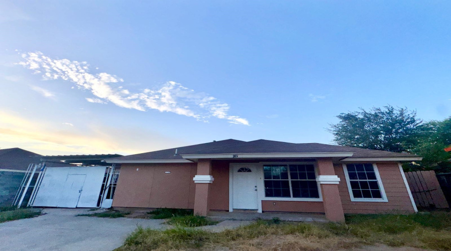 2451 Colonia Lp, Laredo, Texas 78046, 3 Bedrooms Bedrooms, 5 Rooms Rooms,2 BathroomsBathrooms,Residential,For Sale,2451 Colonia Lp,20264118