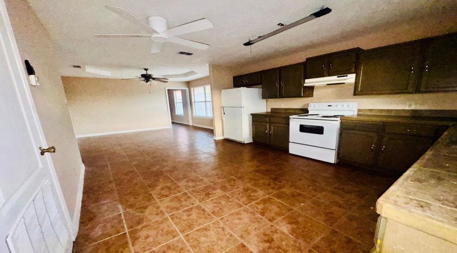 2451 Colonia Lp, Laredo, Texas 78046, 3 Bedrooms Bedrooms, 5 Rooms Rooms,2 BathroomsBathrooms,Residential,For Sale,2451 Colonia Lp,20264118