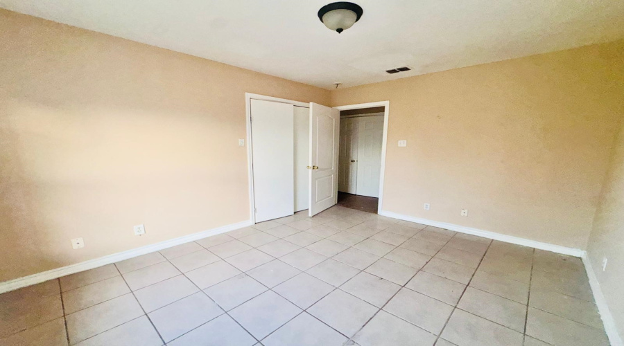 2451 Colonia Lp, Laredo, Texas 78046, 3 Bedrooms Bedrooms, 5 Rooms Rooms,2 BathroomsBathrooms,Residential,For Sale,2451 Colonia Lp,20264118
