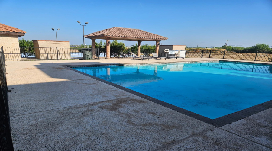8316 Casa Verde Rd, Laredo, Texas 78041, 3 Bedrooms Bedrooms, 4 Rooms Rooms,2 BathroomsBathrooms,Residential,For Sale,8316 Casa Verde Rd,20264120