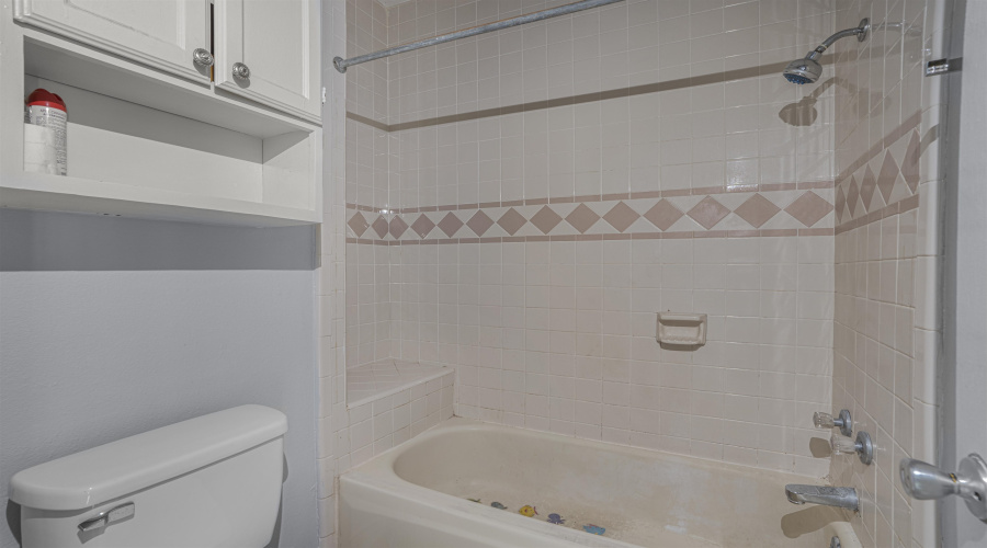 1401 Gustavus St, Laredo, Texas 78040, 2 Bedrooms Bedrooms, 4 Rooms Rooms,1 BathroomBathrooms,Residential,For Sale,1401 Gustavus St,20264121