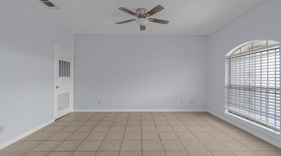 1401 Gustavus St, Laredo, Texas 78040, 2 Bedrooms Bedrooms, 4 Rooms Rooms,1 BathroomBathrooms,Residential,For Sale,1401 Gustavus St,20264121
