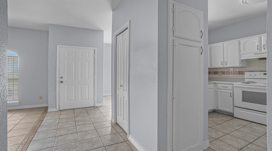 1401 Gustavus St, Laredo, Texas 78040, 2 Bedrooms Bedrooms, 4 Rooms Rooms,1 BathroomBathrooms,Residential,For Sale,1401 Gustavus St,20264121
