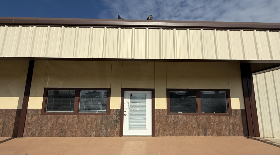 4820 Mims Ave, Laredo, Texas 78041, 1 Room Rooms,2 BathroomsBathrooms,Commercial retail/office,For Rent,4820 Mims Ave,20264111