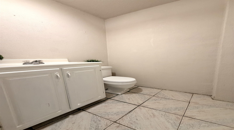 666 Prada-Machin Dr, Laredo, Texas 78046, ,1 BathroomBathrooms,Commercial retail/office,For Sale,666 Prada-Machin Dr,20264117