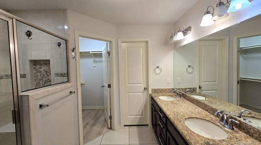10504 Mahara Dr, Laredo, Texas 78045, 3 Bedrooms Bedrooms, 6 Rooms Rooms,2 BathroomsBathrooms,Residential,For Sale,10504 Mahara Dr,20264112