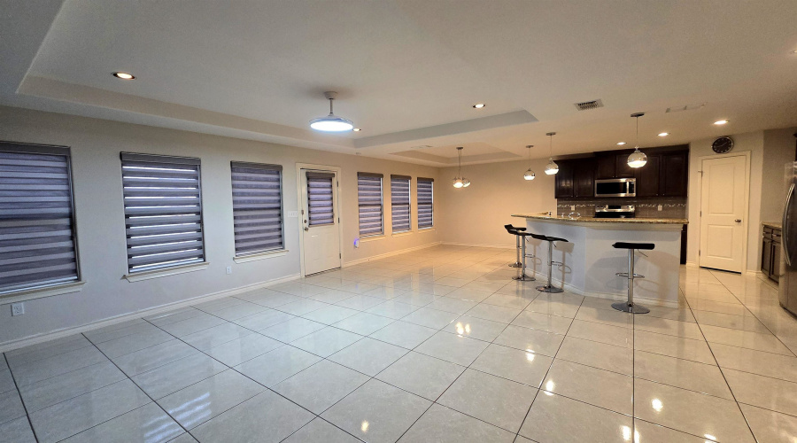 10504 Mahara Dr, Laredo, Texas 78045, 3 Bedrooms Bedrooms, 6 Rooms Rooms,2 BathroomsBathrooms,Residential,For Sale,10504 Mahara Dr,20264112