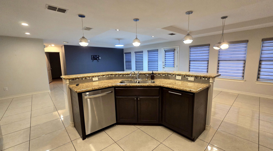 10504 Mahara Dr, Laredo, Texas 78045, 3 Bedrooms Bedrooms, 6 Rooms Rooms,2 BathroomsBathrooms,Residential,For Sale,10504 Mahara Dr,20264112