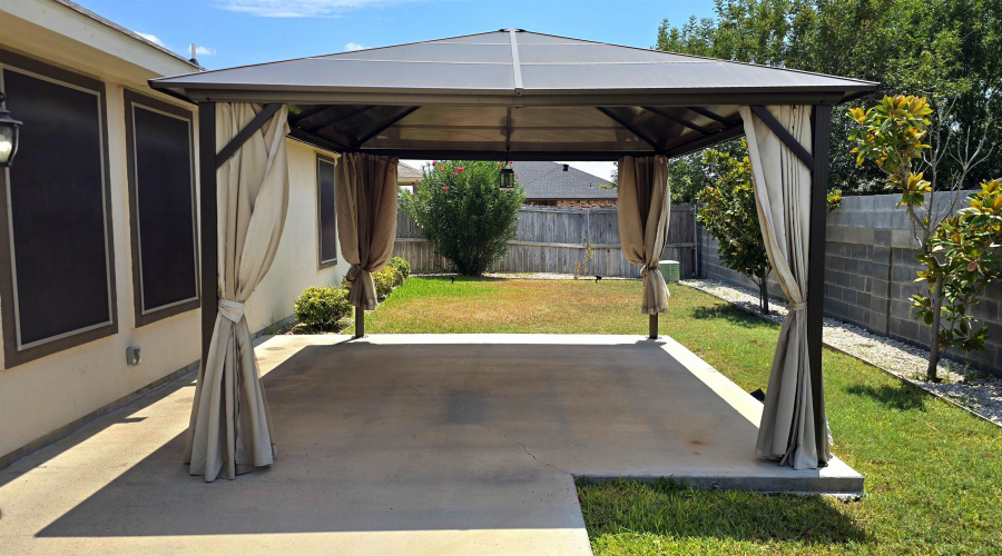 10504 Mahara Dr, Laredo, Texas 78045, 3 Bedrooms Bedrooms, 6 Rooms Rooms,2 BathroomsBathrooms,Residential,For Sale,10504 Mahara Dr,20264112
