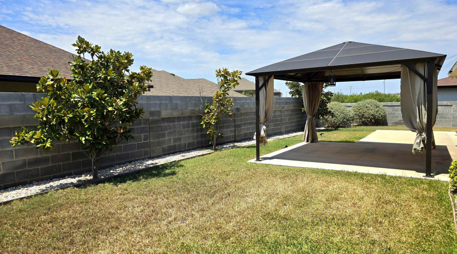 10504 Mahara Dr, Laredo, Texas 78045, 3 Bedrooms Bedrooms, 6 Rooms Rooms,2 BathroomsBathrooms,Residential,For Sale,10504 Mahara Dr,20264112