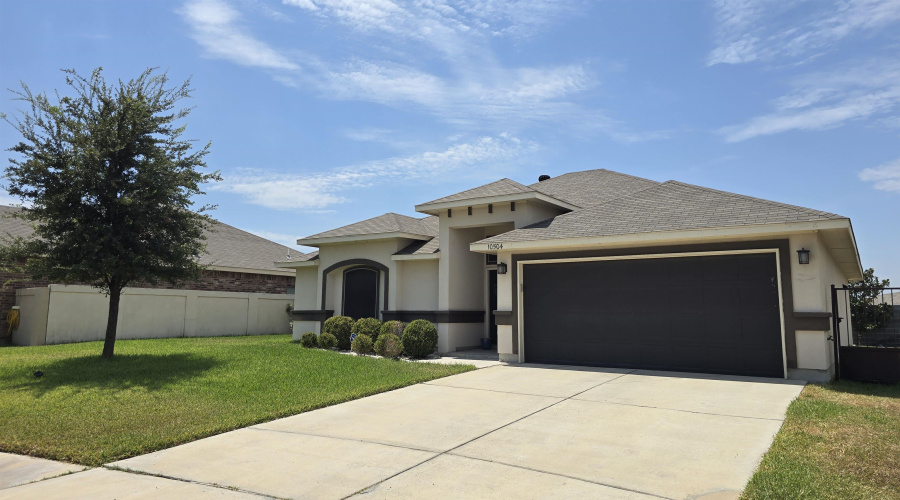 10504 Mahara Dr, Laredo, Texas 78045, 3 Bedrooms Bedrooms, 6 Rooms Rooms,2 BathroomsBathrooms,Residential,For Sale,10504 Mahara Dr,20264112