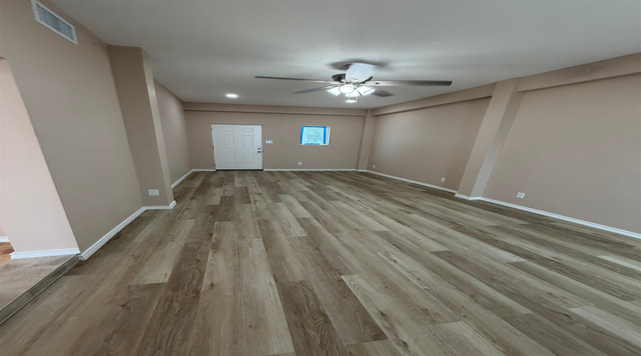 2114 E Price St, Laredo, Texas 78043, 4 Bedrooms Bedrooms, 6 Rooms Rooms,3 BathroomsBathrooms,Residential,For Sale,2114 E Price St,20264114