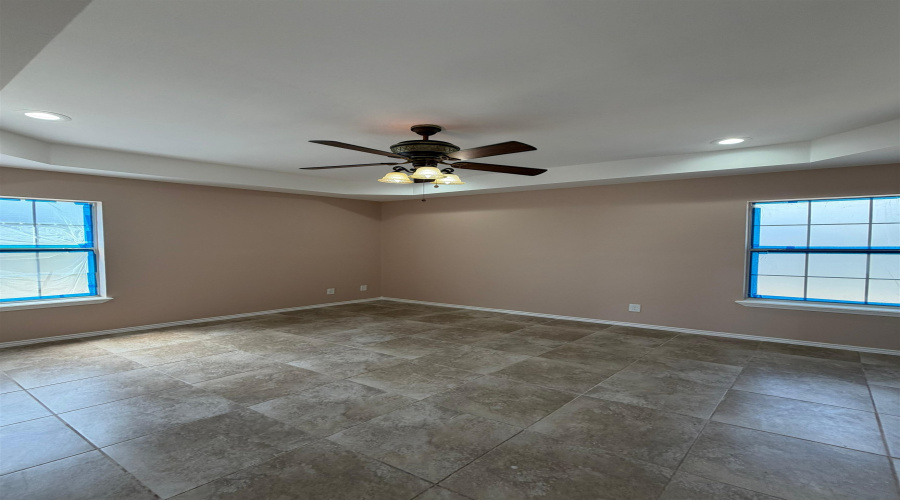 2114 E Price St, Laredo, Texas 78043, 4 Bedrooms Bedrooms, 6 Rooms Rooms,3 BathroomsBathrooms,Residential,For Sale,2114 E Price St,20264114