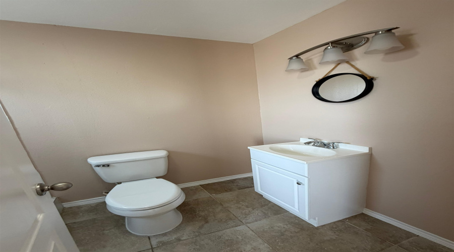 2114 E Price St, Laredo, Texas 78043, 4 Bedrooms Bedrooms, 6 Rooms Rooms,3 BathroomsBathrooms,Residential,For Sale,2114 E Price St,20264114