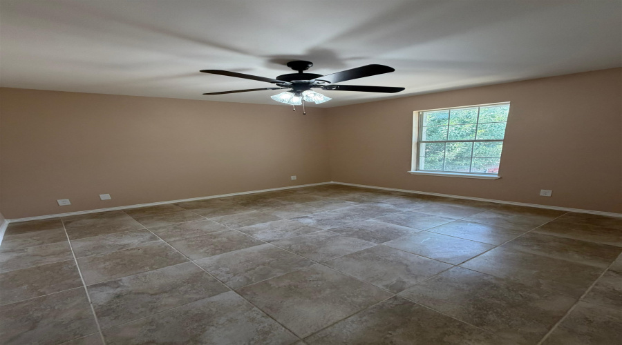 2114 E Price St, Laredo, Texas 78043, 4 Bedrooms Bedrooms, 6 Rooms Rooms,3 BathroomsBathrooms,Residential,For Sale,2114 E Price St,20264114