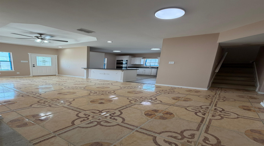 2114 E Price St, Laredo, Texas 78043, 4 Bedrooms Bedrooms, 6 Rooms Rooms,3 BathroomsBathrooms,Residential,For Sale,2114 E Price St,20264114