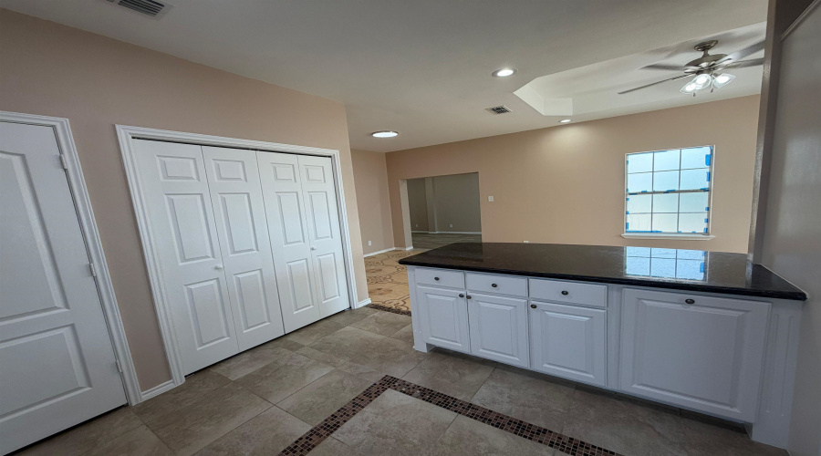 2114 E Price St, Laredo, Texas 78043, 4 Bedrooms Bedrooms, 6 Rooms Rooms,3 BathroomsBathrooms,Residential,For Sale,2114 E Price St,20264114