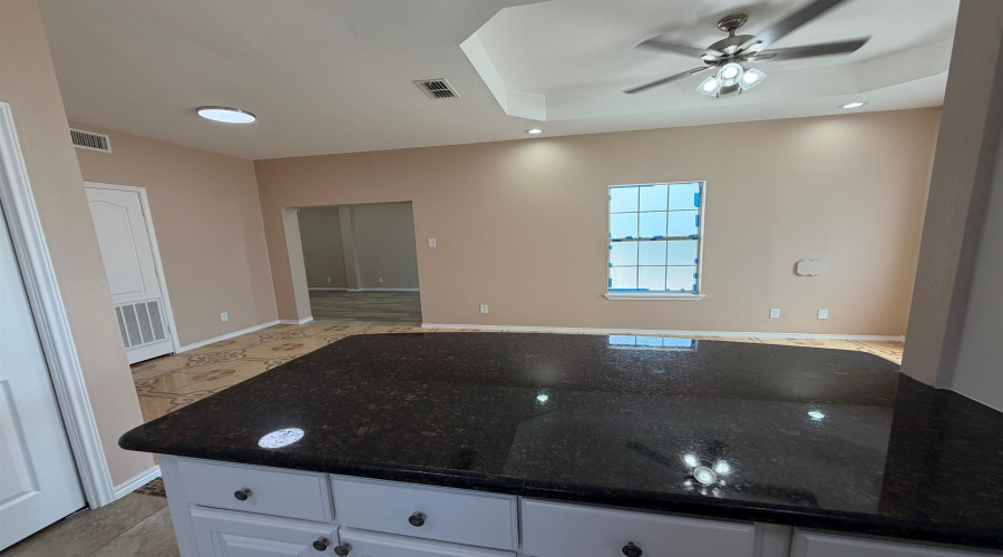 2114 E Price St, Laredo, Texas 78043, 4 Bedrooms Bedrooms, 6 Rooms Rooms,3 BathroomsBathrooms,Residential,For Sale,2114 E Price St,20264114