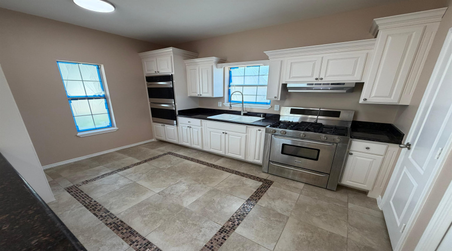 2114 E Price St, Laredo, Texas 78043, 4 Bedrooms Bedrooms, 6 Rooms Rooms,3 BathroomsBathrooms,Residential,For Sale,2114 E Price St,20264114