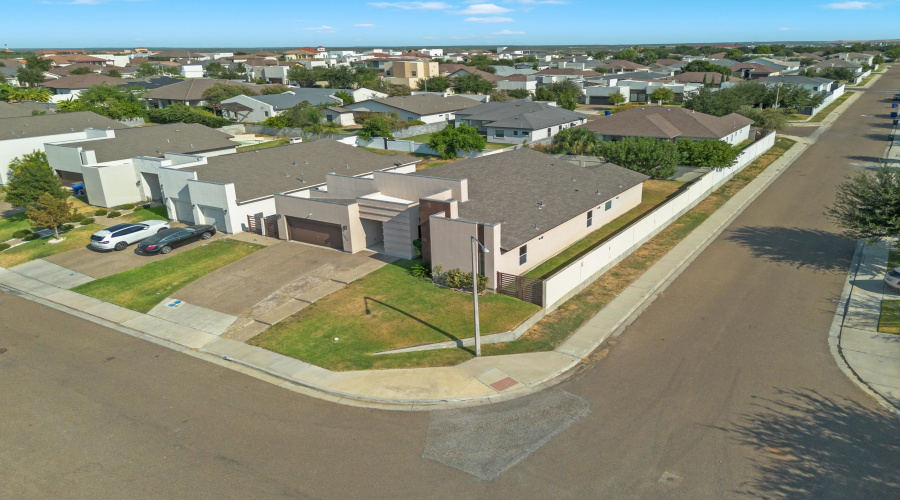 2803 T.S. Eliot Dr, Laredo, Texas 78041-2820, 4 Bedrooms Bedrooms, 6 Rooms Rooms,2 BathroomsBathrooms,Residential,For Sale,2803 T.S. Eliot Dr,20264122