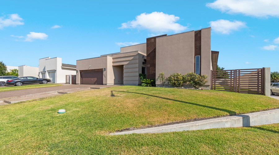 2803 T.S. Eliot Dr, Laredo, Texas 78041-2820, 4 Bedrooms Bedrooms, 6 Rooms Rooms,2 BathroomsBathrooms,Residential,For Sale,2803 T.S. Eliot Dr,20264122