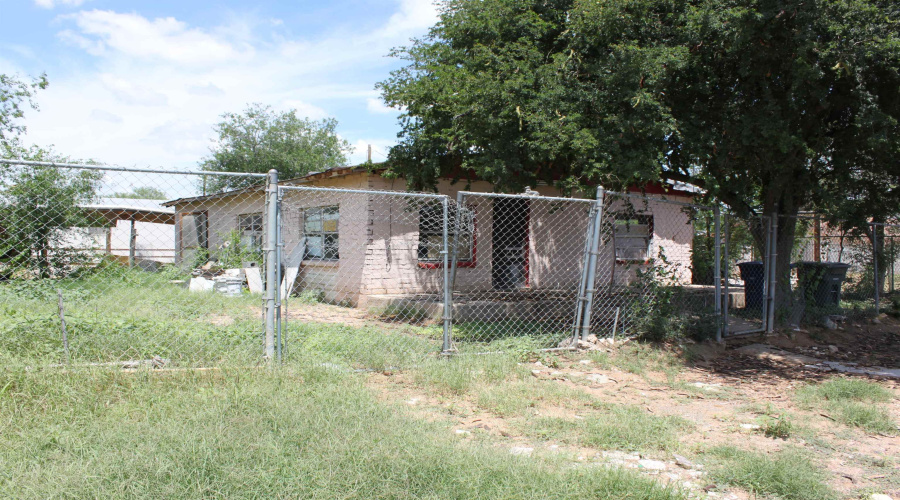 3820 Lexington Ave, Laredo, Texas 78041, 3 Bedrooms Bedrooms, 5 Rooms Rooms,1 BathroomBathrooms,Residential,For Sale,3820 Lexington Ave,20262271