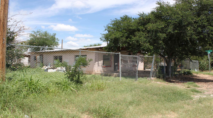 3820 Lexington Ave, Laredo, Texas 78041, 3 Bedrooms Bedrooms, 5 Rooms Rooms,1 BathroomBathrooms,Residential,For Sale,3820 Lexington Ave,20262271