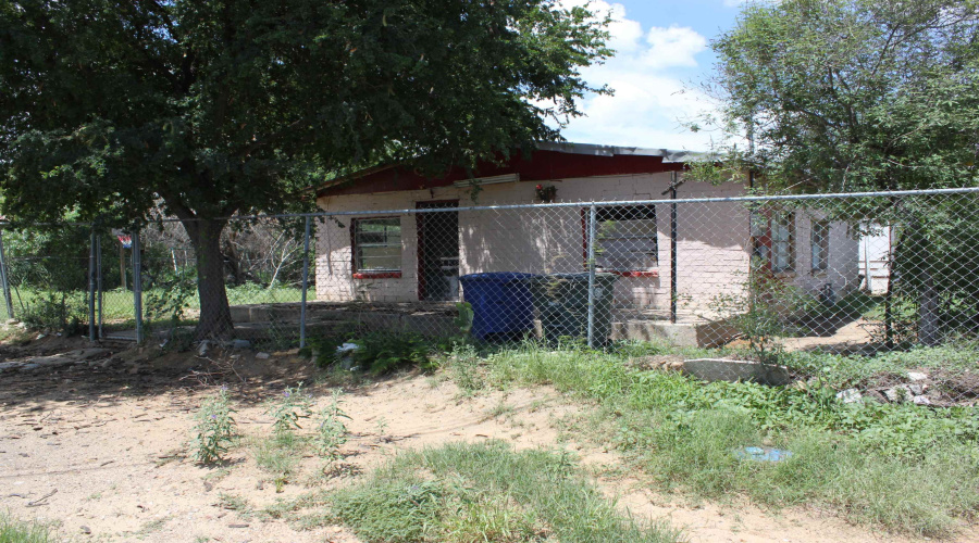 3820 Lexington Ave, Laredo, Texas 78041, 3 Bedrooms Bedrooms, 5 Rooms Rooms,1 BathroomBathrooms,Residential,For Sale,3820 Lexington Ave,20262271