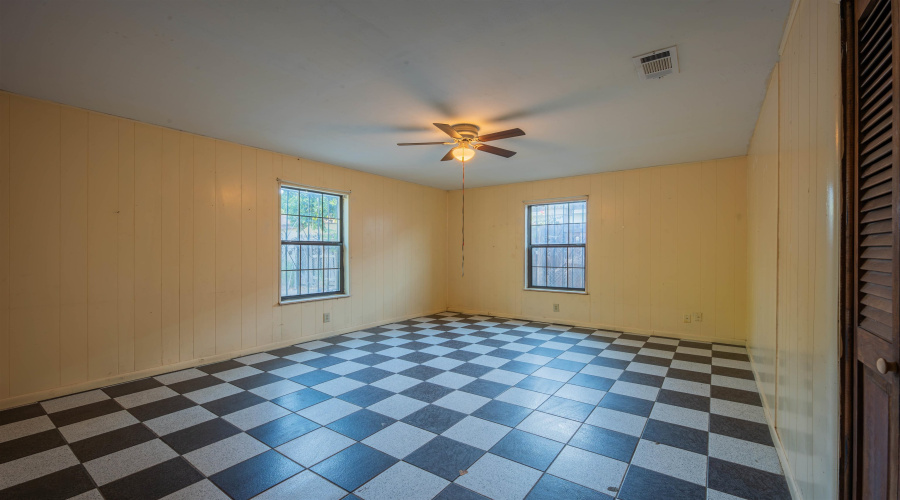1010 San Pedro St, Laredo, Texas 78041, 4 Bedrooms Bedrooms, 6 Rooms Rooms,2 BathroomsBathrooms,Residential,For Sale,1010 San Pedro St,20264126