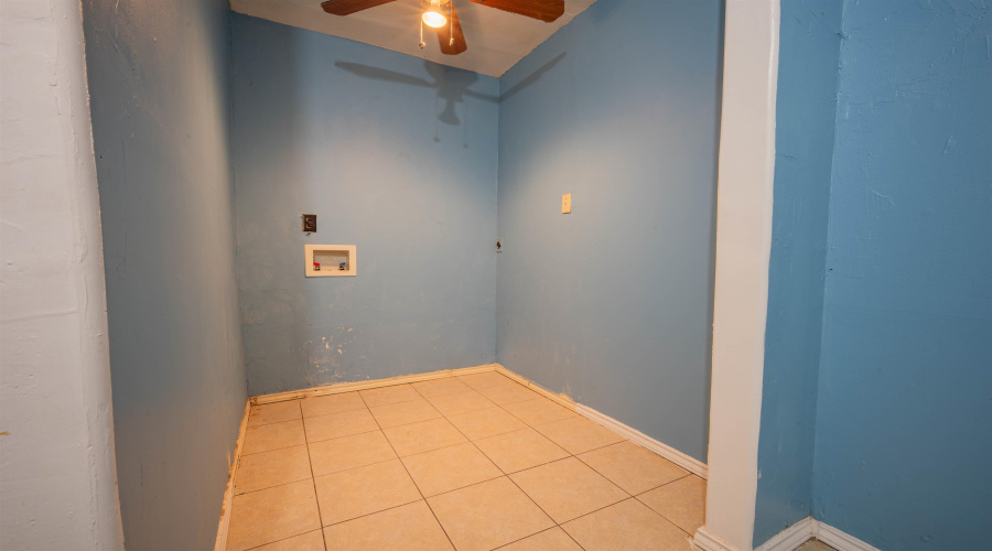 1010 San Pedro St, Laredo, Texas 78041, 4 Bedrooms Bedrooms, 6 Rooms Rooms,2 BathroomsBathrooms,Residential,For Sale,1010 San Pedro St,20264126