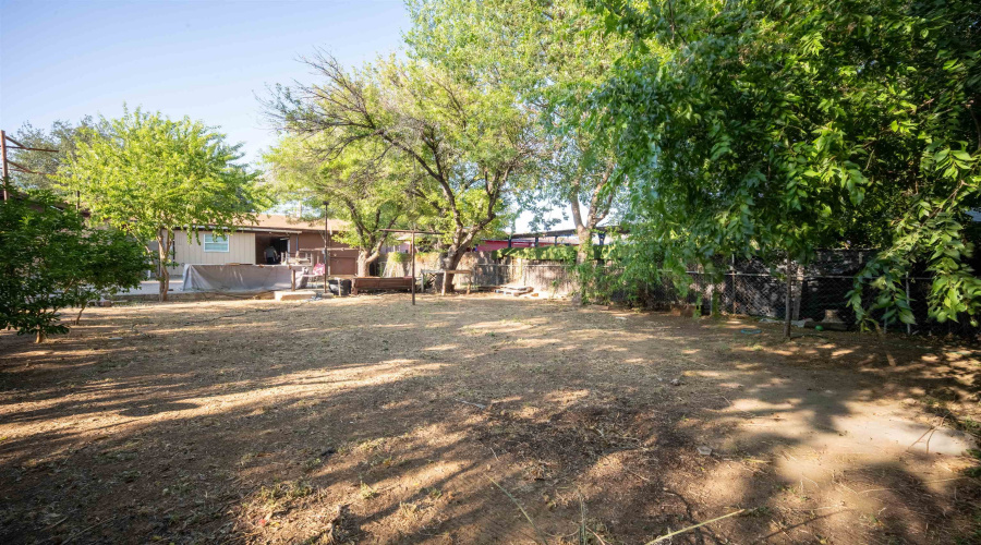 1010 San Pedro St, Laredo, Texas 78041, 4 Bedrooms Bedrooms, 6 Rooms Rooms,2 BathroomsBathrooms,Residential,For Sale,1010 San Pedro St,20264126