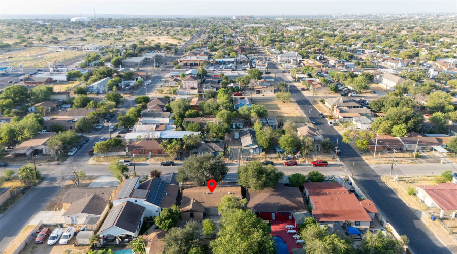 1010 San Pedro St, Laredo, Texas 78041, 4 Bedrooms Bedrooms, 6 Rooms Rooms,2 BathroomsBathrooms,Residential,For Sale,1010 San Pedro St,20264126