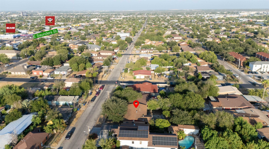 1010 San Pedro St, Laredo, Texas 78041, 4 Bedrooms Bedrooms, 6 Rooms Rooms,2 BathroomsBathrooms,Residential,For Sale,1010 San Pedro St,20264126