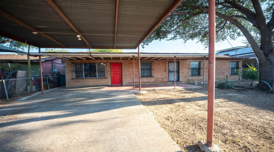 1010 San Pedro St, Laredo, Texas 78041, 4 Bedrooms Bedrooms, 6 Rooms Rooms,2 BathroomsBathrooms,Residential,For Sale,1010 San Pedro St,20264126