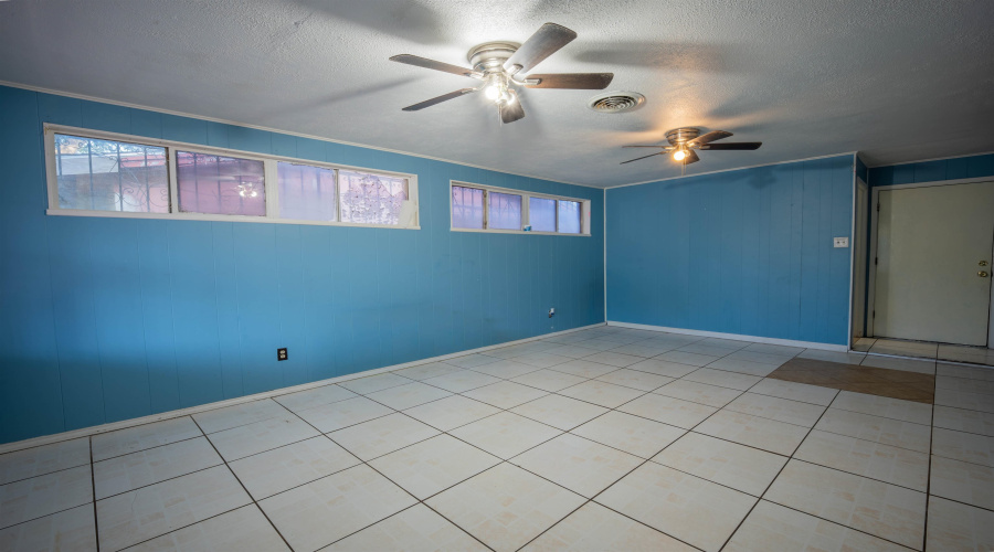 1010 San Pedro St, Laredo, Texas 78041, 4 Bedrooms Bedrooms, 6 Rooms Rooms,2 BathroomsBathrooms,Residential,For Sale,1010 San Pedro St,20264126